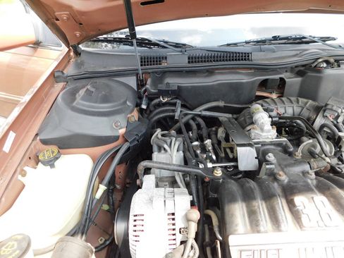 Used 1992 Lincoln Continental Executive image 16