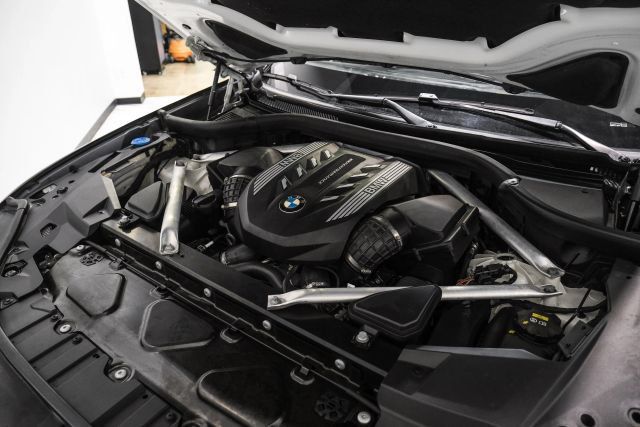 Used 2020 BMW X5 M50i AWD/4WD image 46