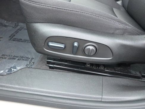 Used 2024 Chevrolet Malibu LT image 23