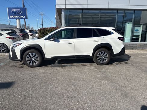 Certified 2025 Subaru Outback Premium w/ Popular Package #1A image 10
