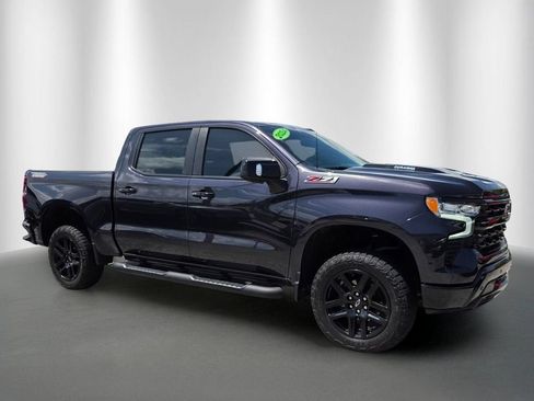 Used 2024 Chevrolet Silverado 1500 LT Trail Boss w/ Convenience Package II AWD/4WD image 2