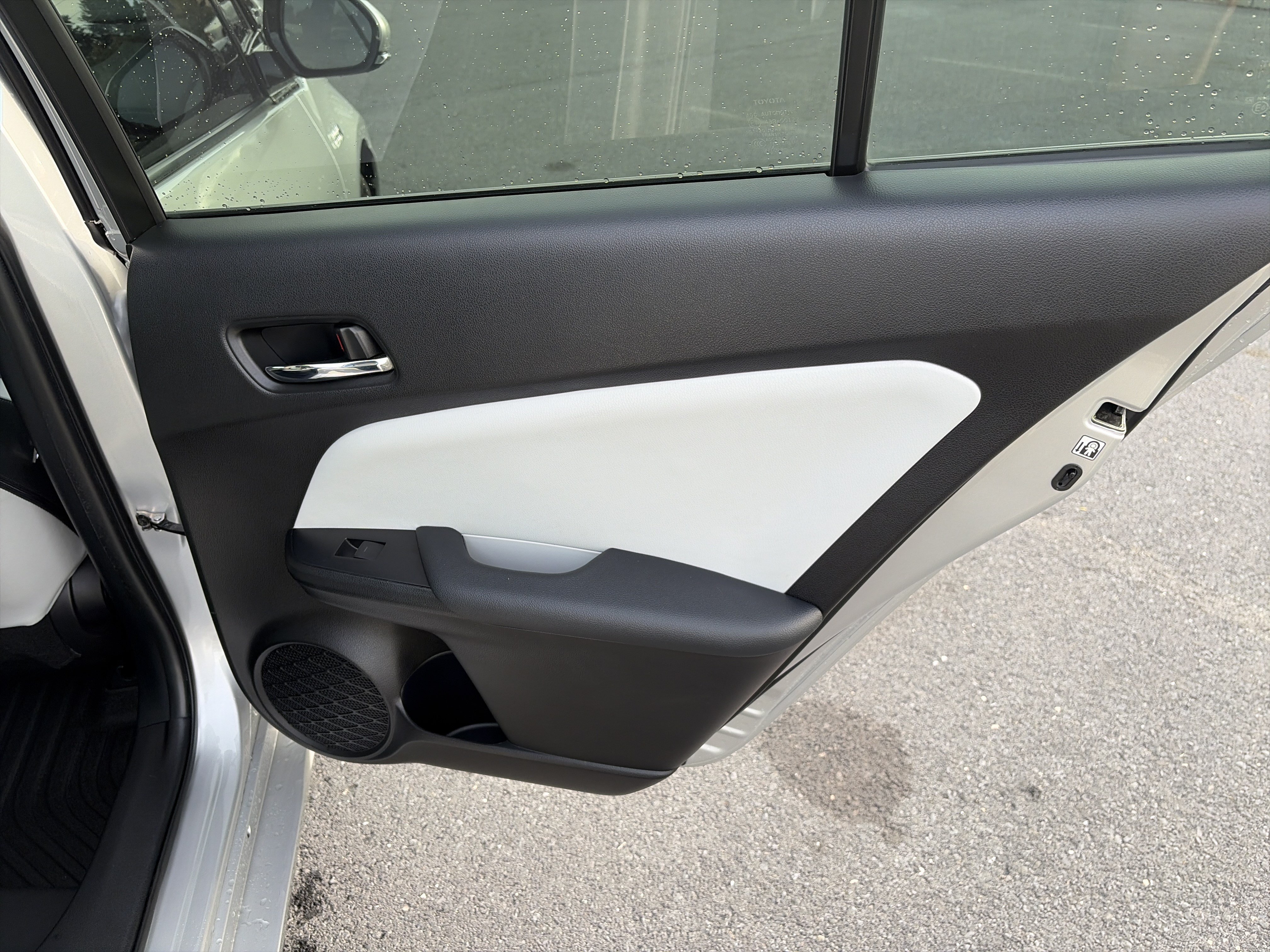 Used 2019 Toyota Prius Prime Premium FWD image 20