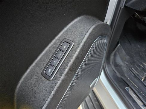 Used 2019 GMC Yukon XL Denali image 10