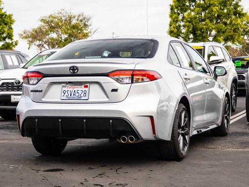 Used 2025 Toyota Corolla SE image 9