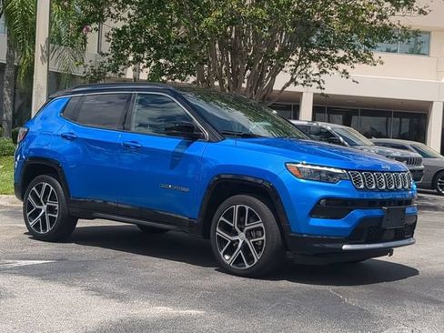 Used 2024 Jeep Compass Limited w/ Elite Group AWD/4WD image 2