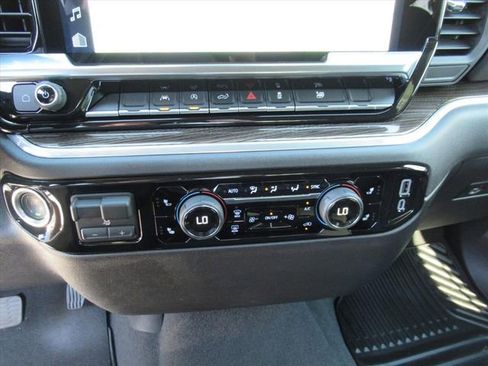 Used 2026 Chevrolet Silverado 1500 LT AWD/4WD image 25
