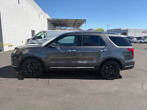 Used 2018 Ford Explorer Limited FWD image 2