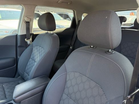 Used 2022 Kia Niro LXS w/ Digital Cluster Package FWD image 17
