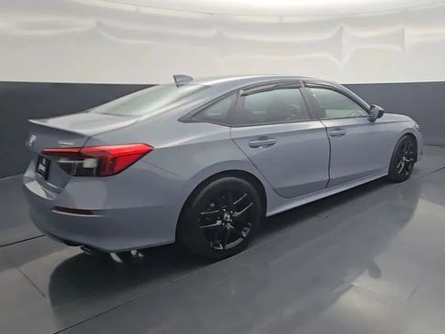 Used 2024 Honda Civic Sport image 2