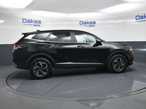 Used 2023 Kia Sportage LX AWD/4WD image 9