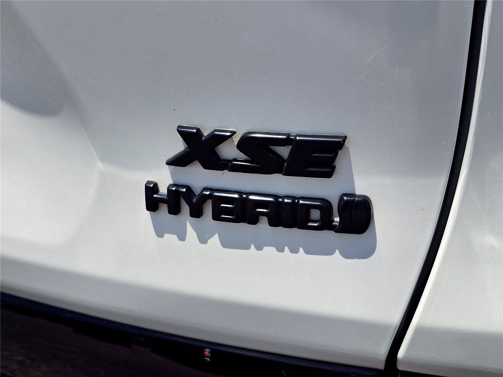 Used 2021 Toyota RAV4 XSE w/ XSE Grade Weather Package AWD/4WD image 10