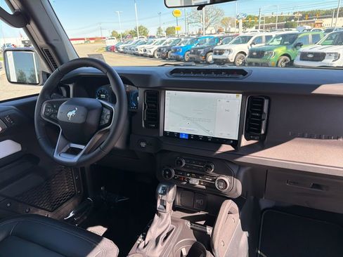 New 2026 Ford Bronco Badlands AWD/4WD image 18