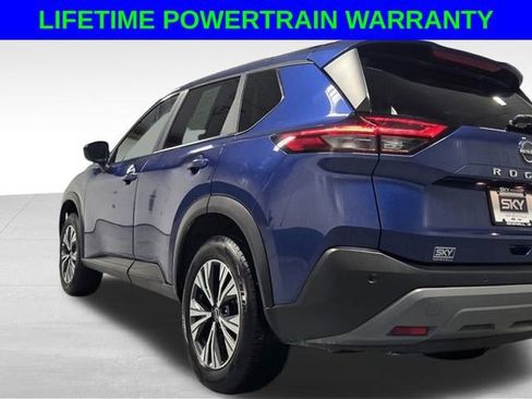 Used 2023 Nissan Rogue SV image 3