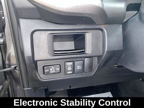 Used 2018 Toyota Tacoma Limited w/ Four Season Floor Mat Package AWD/4WD image 11