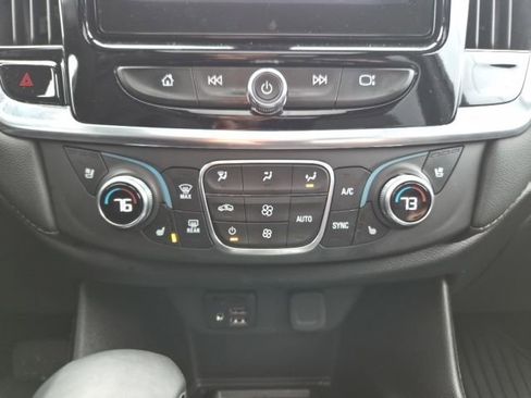 Certified 2024 Chevrolet Traverse High Country image 31