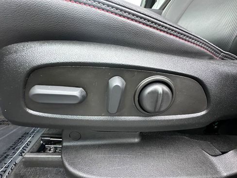 Used 2023 Chevrolet Traverse RS image 10