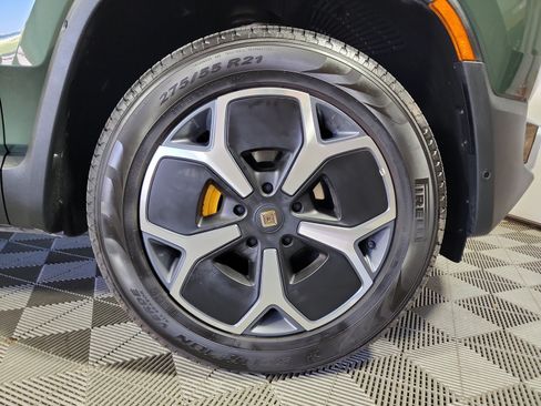 Used 2024 Rivian R1S Adventure AWD/4WD image 11