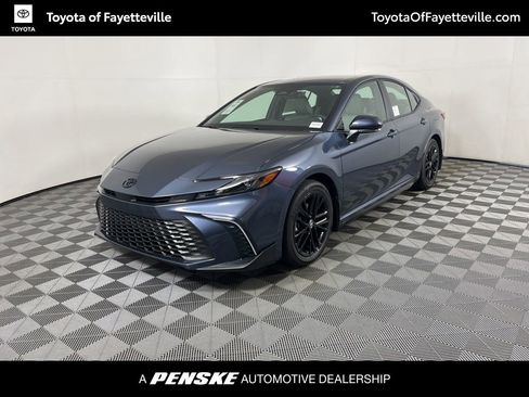New 2026 Toyota Camry SE FWD image 1