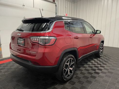 Used 2025 Jeep Compass Limited AWD/4WD image 4