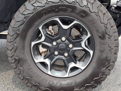 Used 2022 Jeep Wrangler Unlimited Rubicon 4xe AWD/4WD image 8