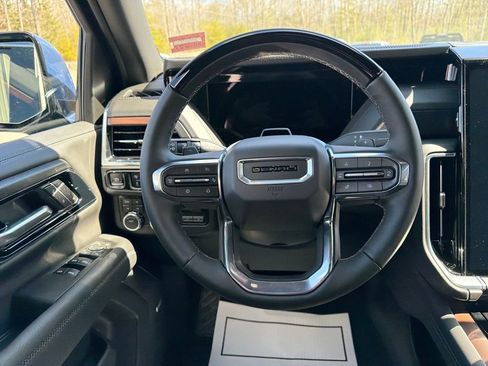 New 2026 GMC Yukon XL Denali w/ Denali Reserve Package AWD/4WD image 17