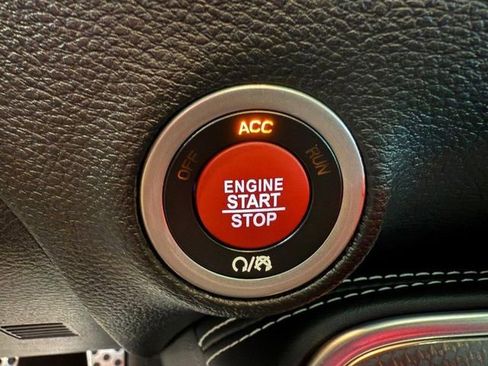 Used 2019 Dodge Challenger SRT Hellcat Redeye image 17