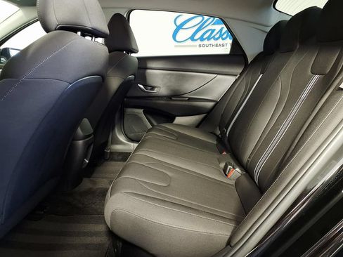 Used 2025 Hyundai Elantra Hybrid FWD image 10