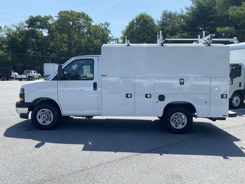 New 2024 GMC Savana 3500 w/ Power Convenience Package image 4