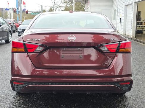 Used 2024 Nissan Altima 2.5 SV image 4