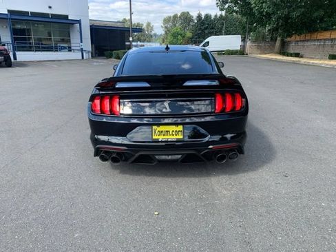 Used 2021 Ford Mustang Shelby GT500 w/ Technology Package RWD image 4