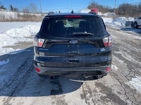 Used 2017 Ford Escape SE w/ SE Sport Appearance Package image 6