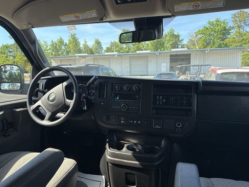 Used 2024 Chevrolet Express 3500 LT w/ LT Preferred Equipment Group image 6