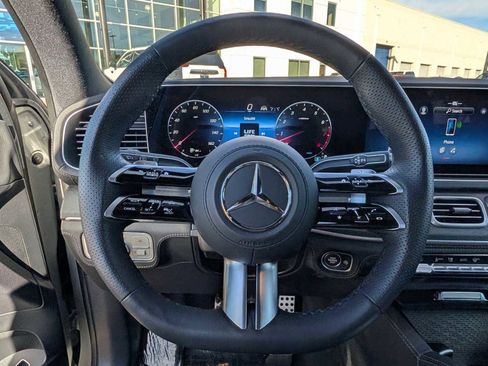 Certified 2025 Mercedes-Benz GLS 450 4MATIC image 10