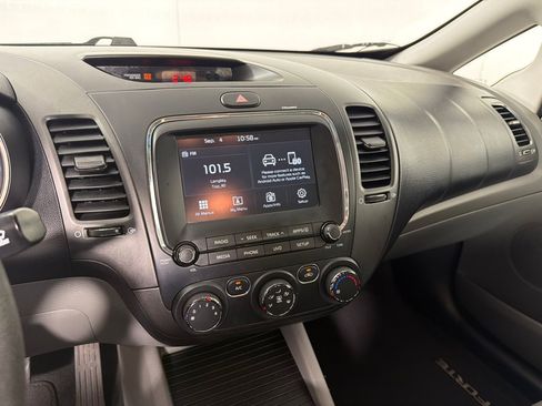 Used 2018 Kia Forte LX w/ LX Popular Package FWD image 11