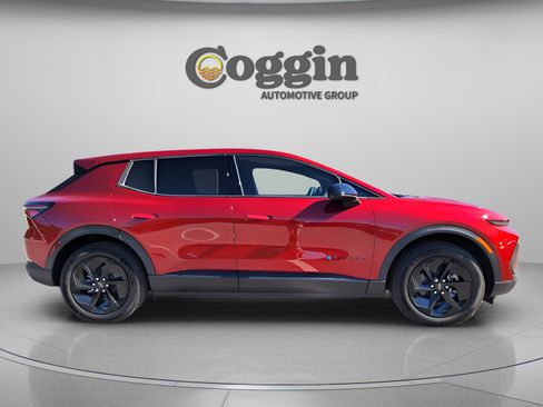 New 2026 Chevrolet Equinox EV LT w/ Midnight Package image 4