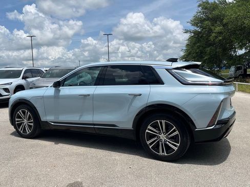 Used 2024 Cadillac Lyriq Luxury AWD/4WD image 7