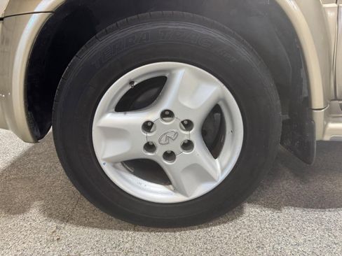 Used 2002 INFINITI QX4 Luxury image 11