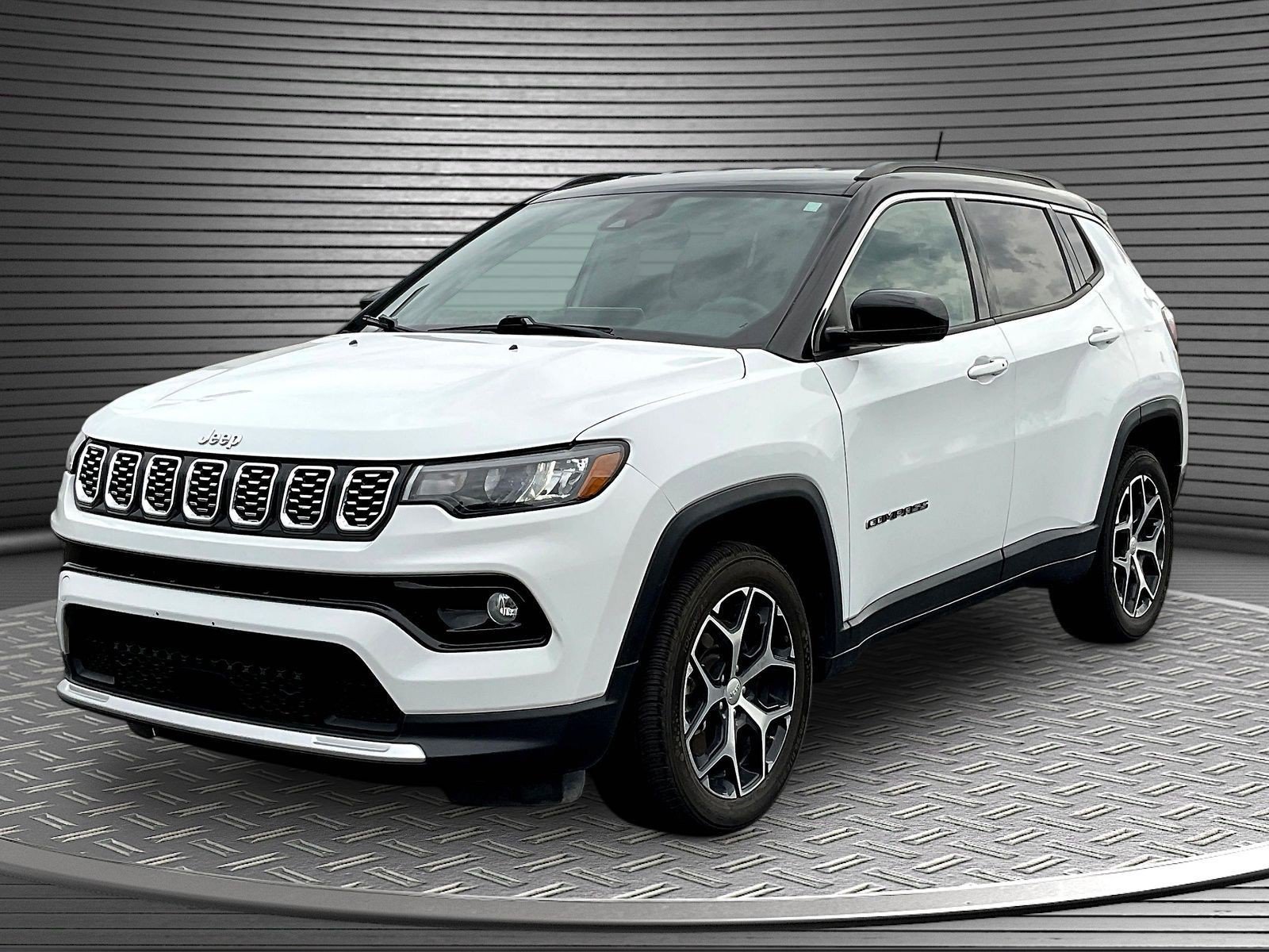 Used 2024 Jeep Compass Limited AWD/4WD image 3