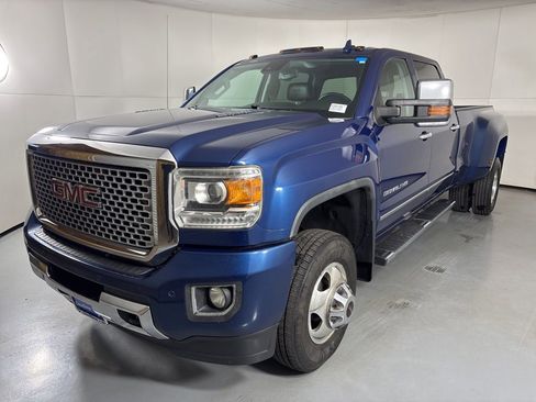 Used 2015 GMC Sierra 3500 Denali w/ Duramax Plus Package image 5