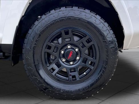 Used 2024 Toyota 4Runner TRD Off-Road Premium w/ Moonroof Package AWD/4WD image 10