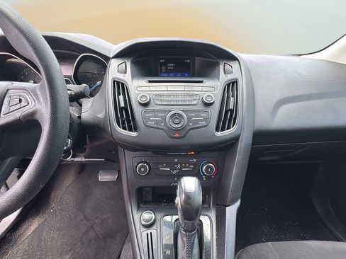 Used 2016 Ford Focus SE FWD image 14