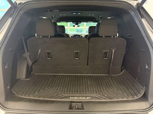 Used 2023 Chevrolet Traverse LT FWD image 35