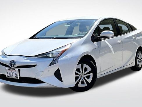 Used 2018 Toyota Prius Two w/ Prius Two Safety Plus Package FWD image 2