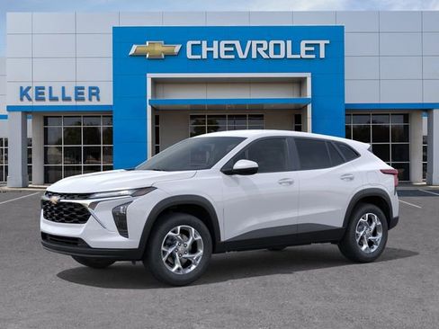 New 2026 Chevrolet Trax LS w/ LS Convenience Package FWD image 2