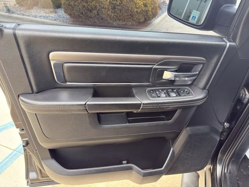 Used 2018 RAM 1500 Sport image 11