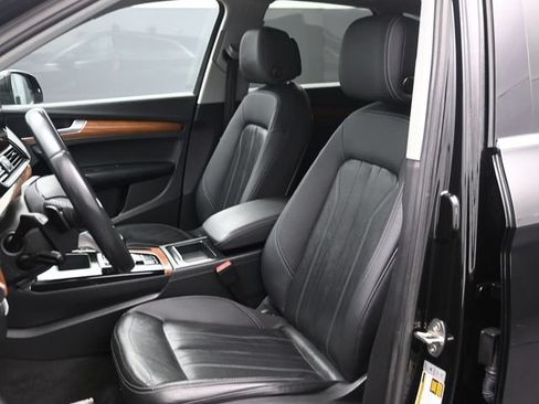 Used 2022 Audi Q5 2.0T Premium w/ Convenience Package AWD/4WD image 10