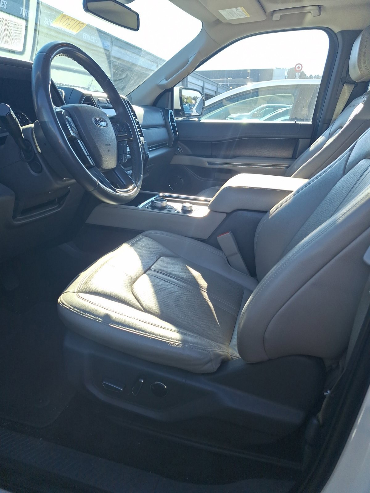 Used 2021 Ford Expedition Max Limited AWD/4WD image 11