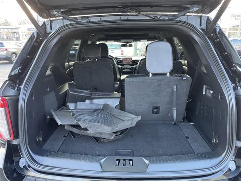 Used 2022 Ford Explorer ST-Line image 13