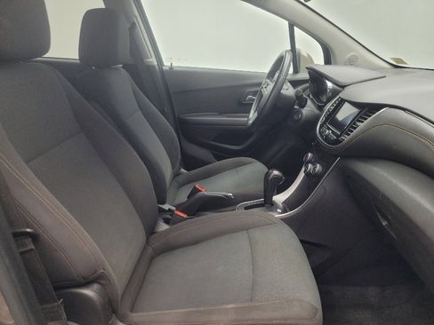Used 2020 Chevrolet Trax LS w/ Tint and Cruise Package AWD/4WD image 21