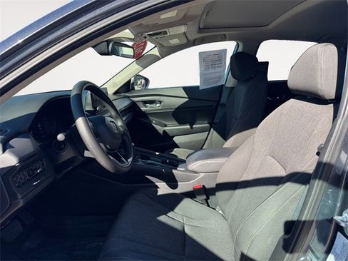 Used 2023 Honda Accord EX image 9